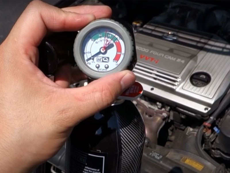 Kako dodati freon u klima uređaj u vozilu