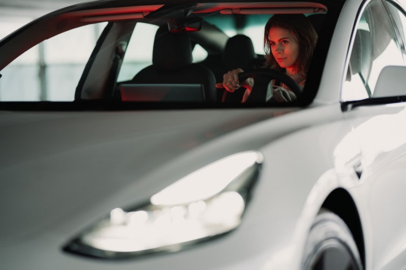 3 činjenice koje govore u prilog tome da su žene oprezniji vozači